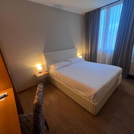Hotel Garda アッフィ エクステリア 写真